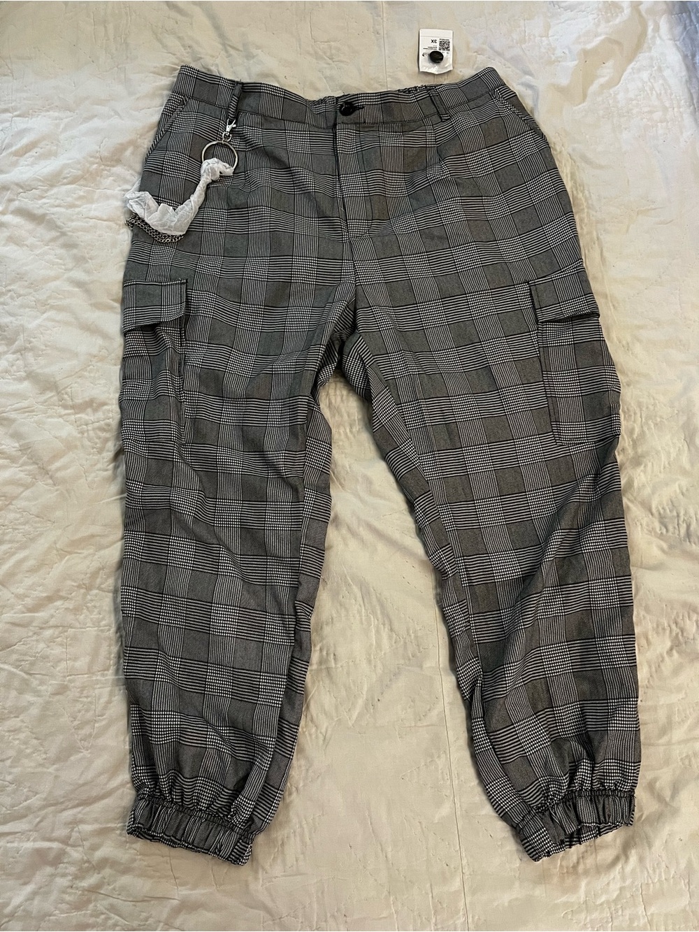 Forever 21 Black and White Plaid Cargo Jogger Pants